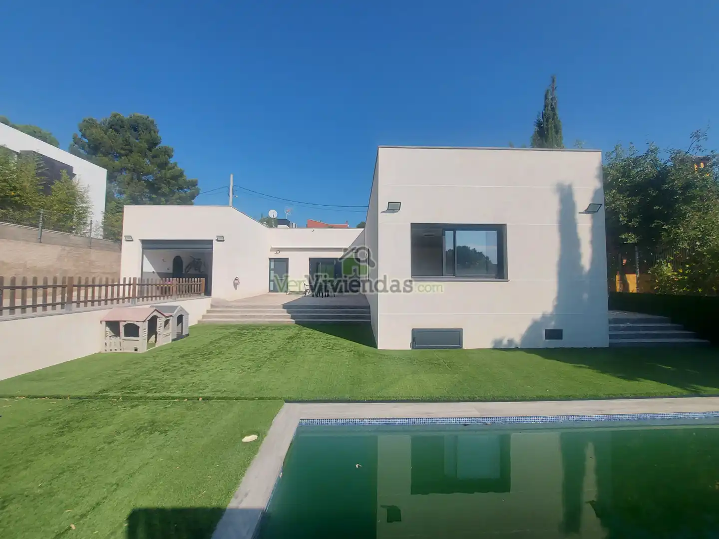 Außenansicht von Haus oder Chalet zum Verkauf in Pallejà mit Klimaanlage, Heizung und Privatgarten