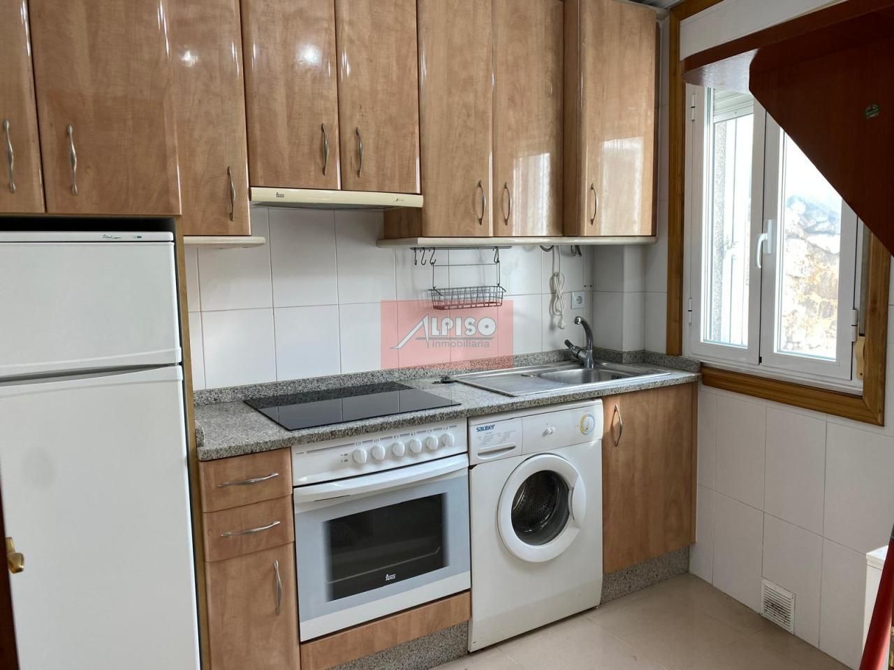 Cuina de Dúplex en venda en Ourense Capital  amb Calefacció, Parquet i Traster