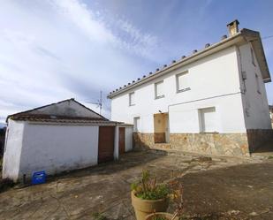 Vista exterior de Casa o xalet en venda en Tapia de Casariego amb Calefacció i Jardí privat