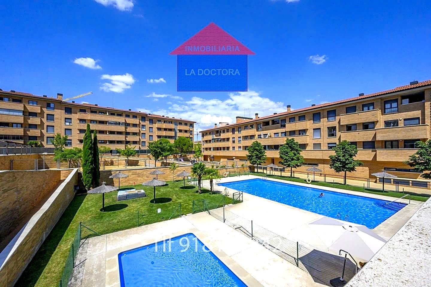 Vista exterior de Pis en venda en Navalcarnero amb Calefacció, Terrassa i Traster