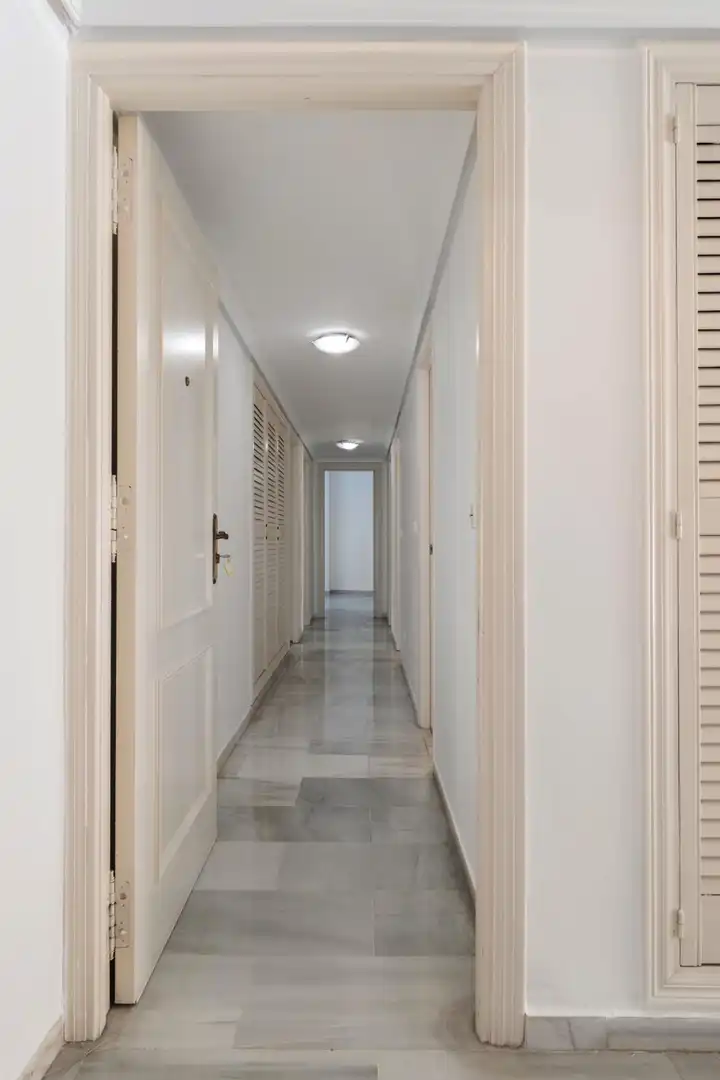 Dachboden zum Verkauf in Marbella mit Klimaanlage, Terrasse und Möbliert
