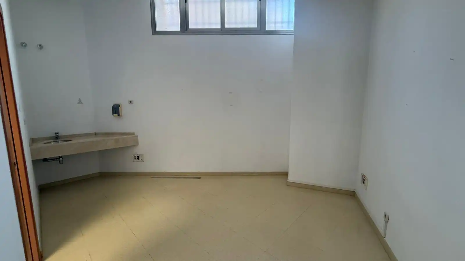 Commercial properties for rent in Almería  with Air Conditioner, Furnished and Alarm