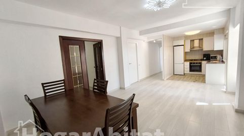 Foto 4 de Piso en venta en Avenida Reyes Católicos, Alginet, Valencia