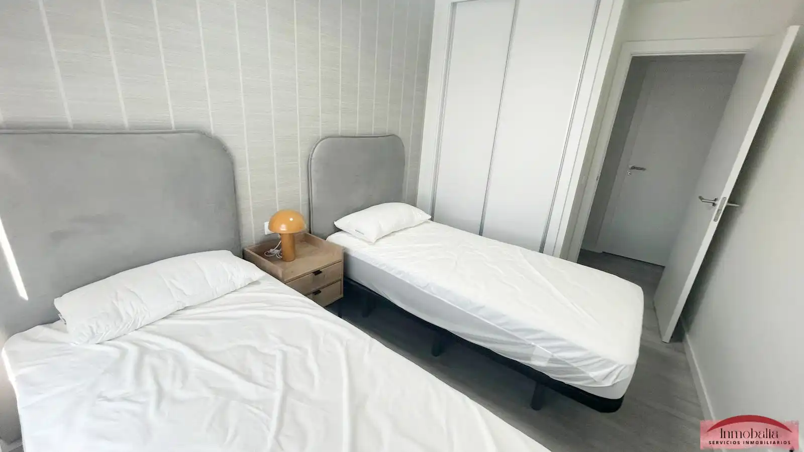 Bedroom of Flat for rent in Sevilla  with Air Conditioner, Terrace and Furnished