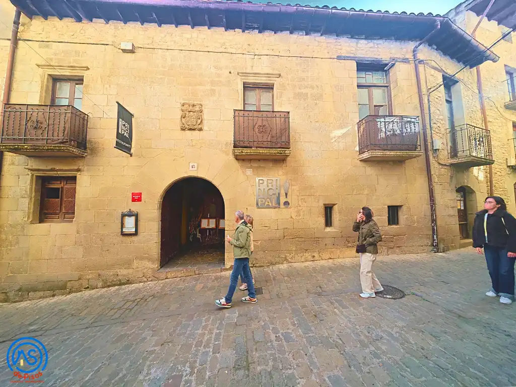 Exterior view of Houses for sale in Sos del Rey Católico  with Air Conditioner, Heating and Private garden