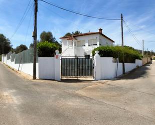 Vista exterior de Casa o xalet en venda en Canals amb Terrassa, Piscina i Balcó