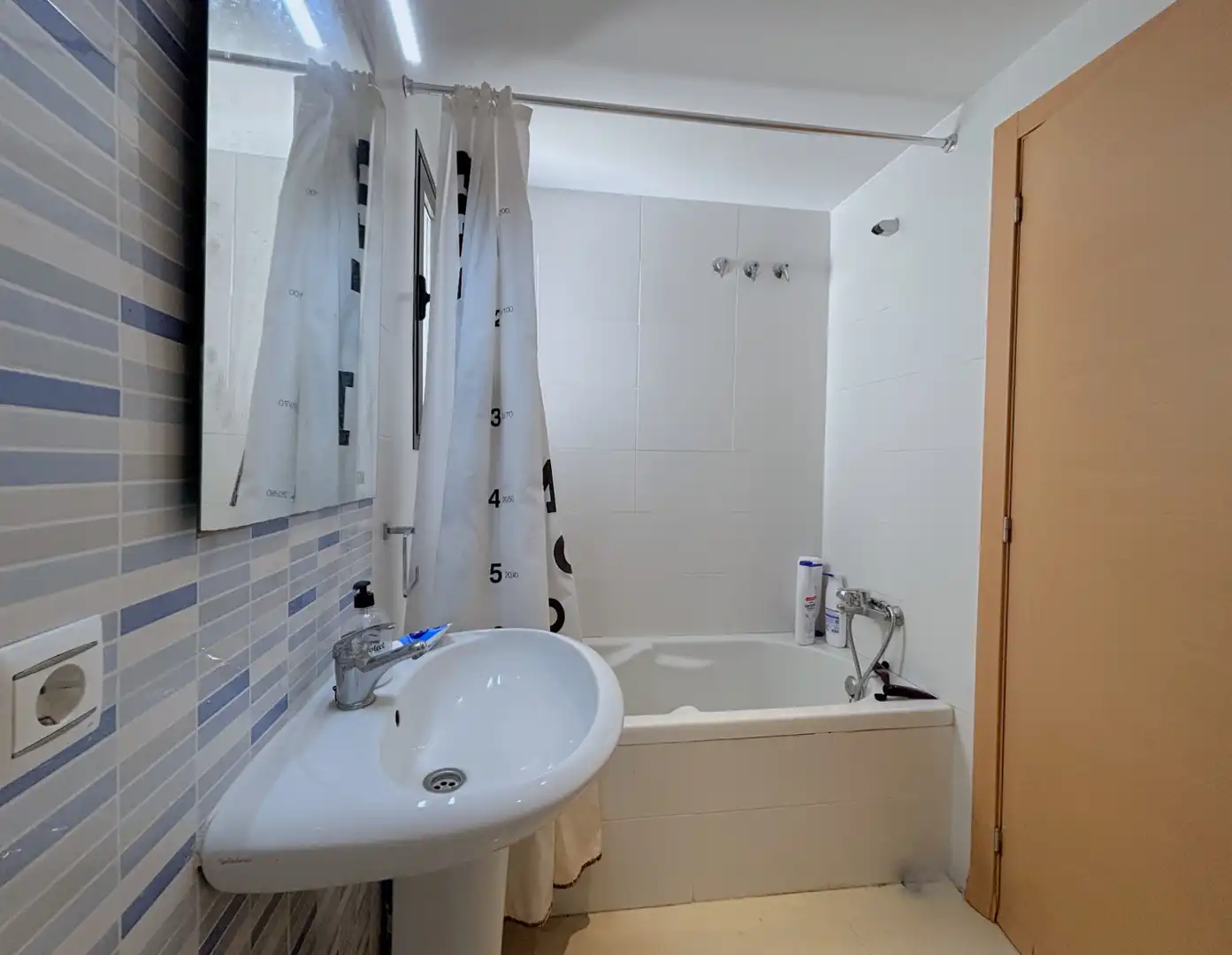 Baño de Dúplex en venta en Borriol con Aire acondicionado, Terraza y Trastero