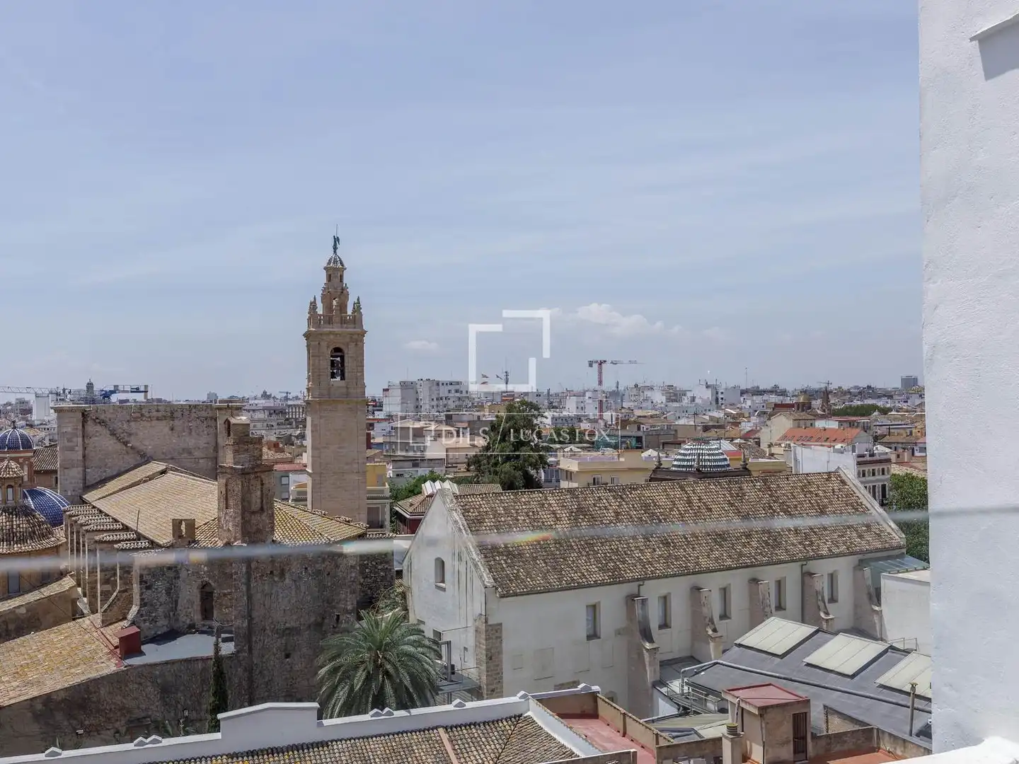Exterior view of Attic for rent in Valencia  with Air Conditioner, Heating and Parquet flooring