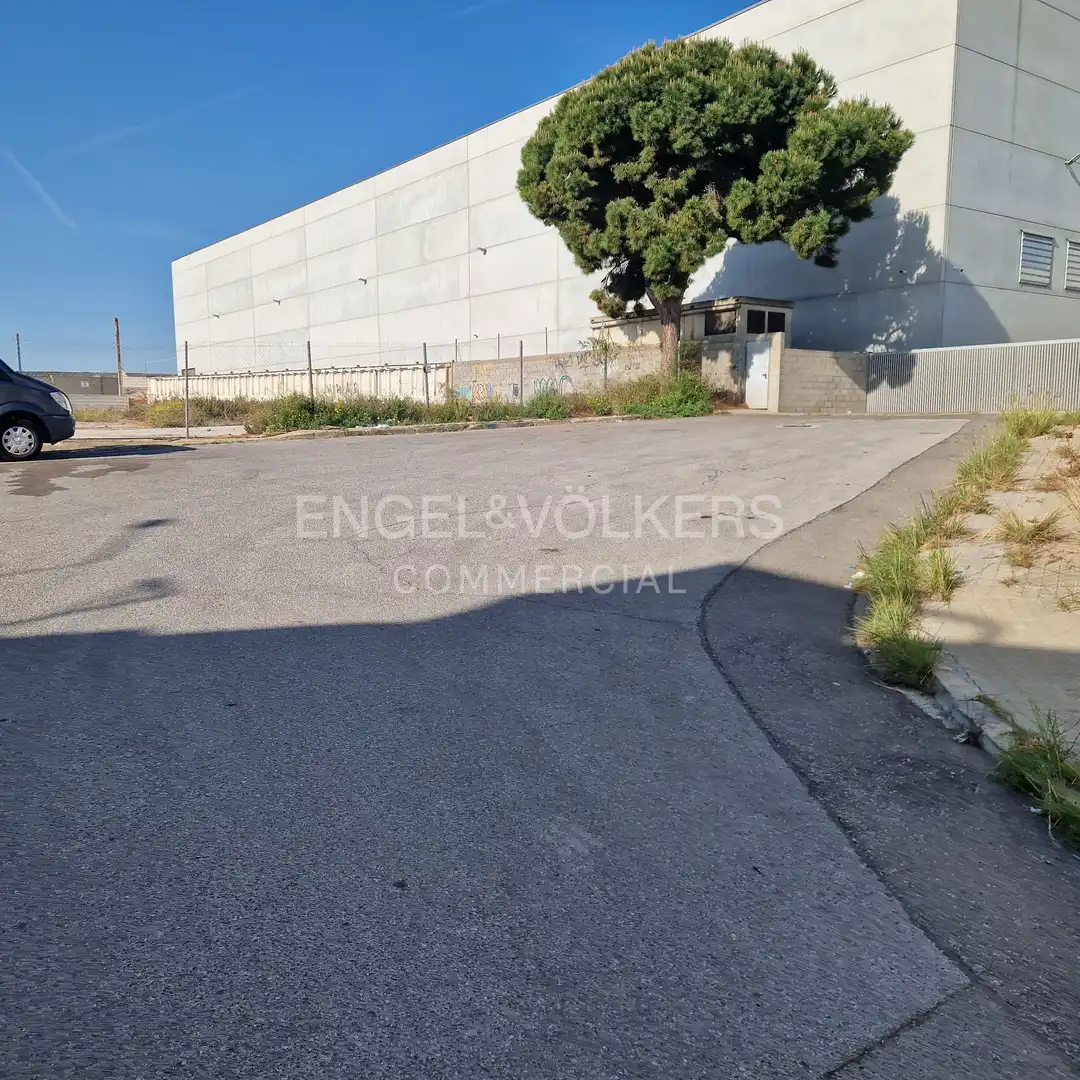 Nau industrial de lloguer en Sant Boi de Llobregat