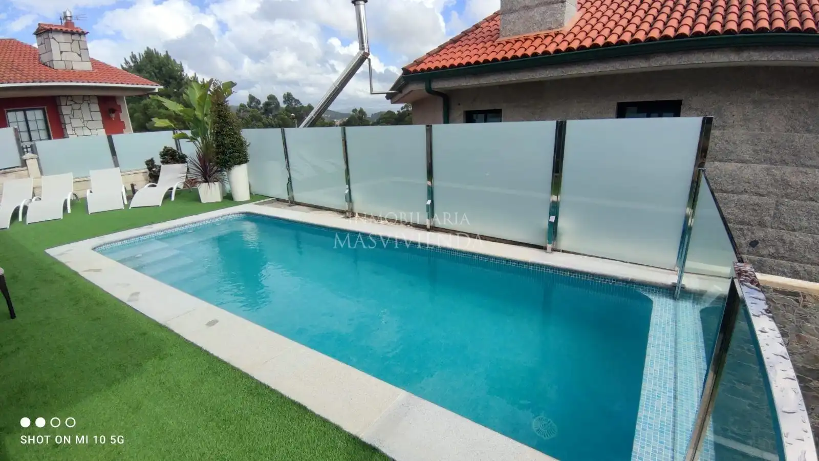 Piscina de Casa o xalet en venda en Poio amb Terrassa i Piscina