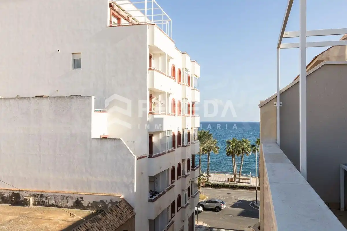 Vista exterior de Ático en venta en Roquetas de Mar