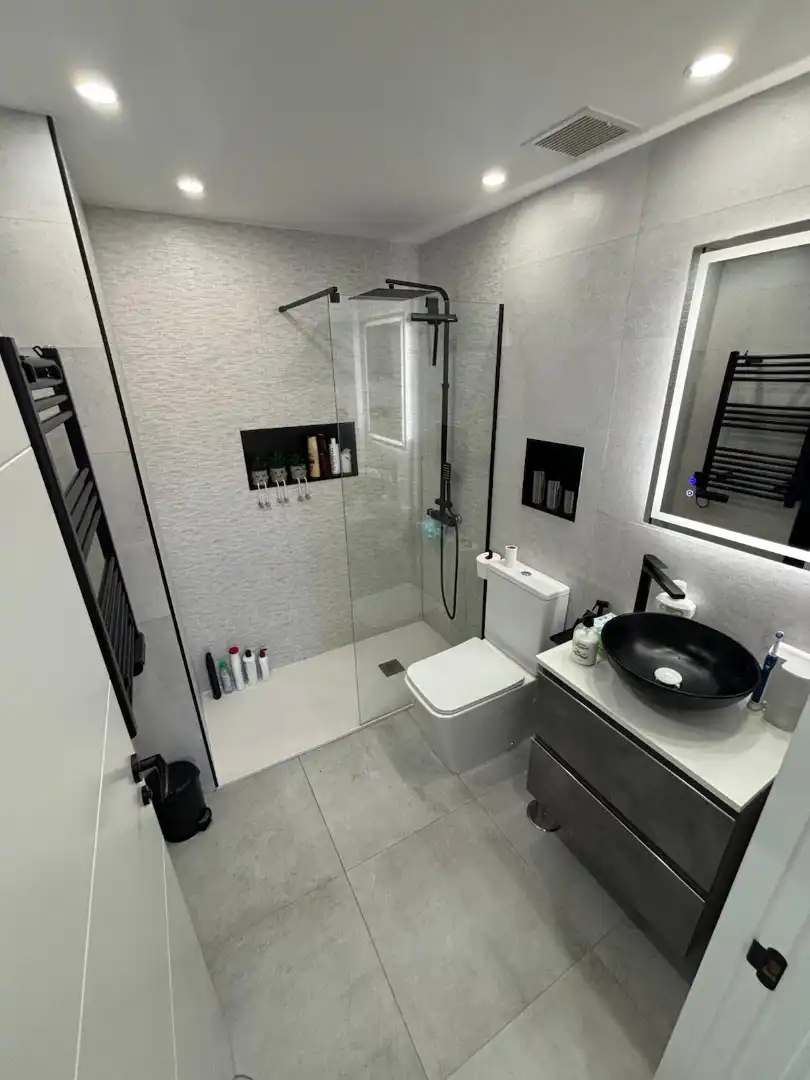 Baño de Piso en venta en Valdemoro con Aire acondicionado, Calefacción y Terraza