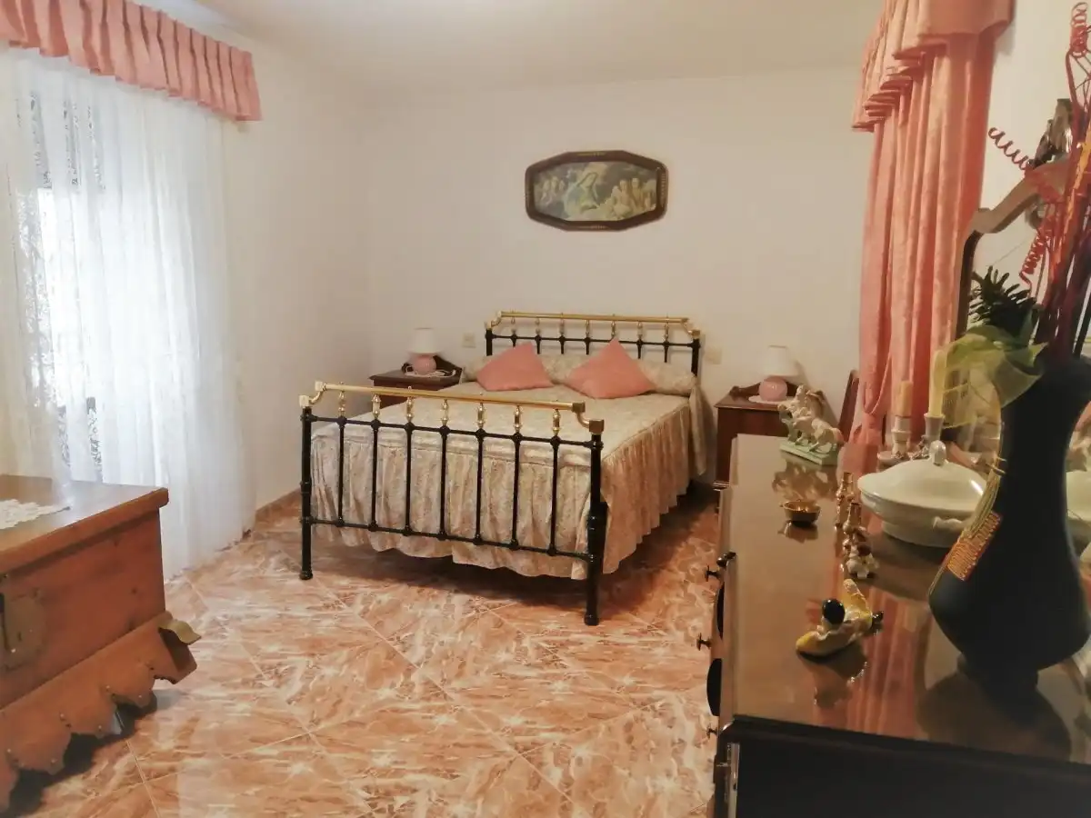 Country homes for sale in Iznájar