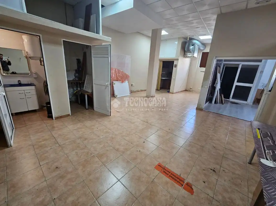 Local en venta en Vista Azul - Consolación