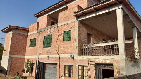 PARCELA CON CASA PARA TERMINAR A SU GUSTO!!!  NO HIPOTECABLE!