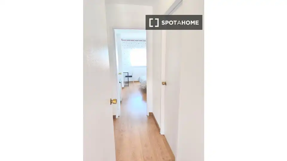 Schlafzimmer von Wohnung zur untervermieten in Madrid mit Klimaanlage, Heizung und Terrasse