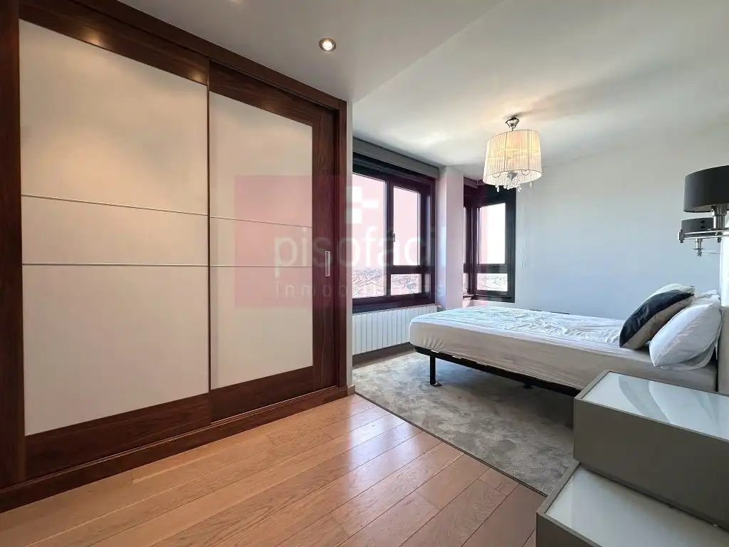 Bedroom of Flat for rent in Lugo