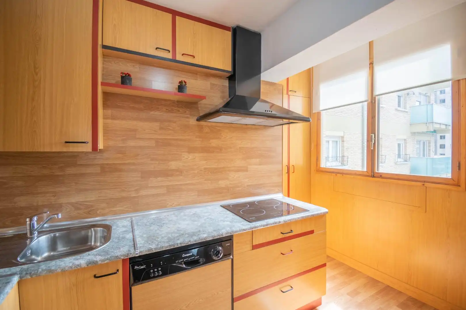 Cocina de Piso en venta en  Pamplona / Iruña con Calefacción, Amueblado y Balcón
