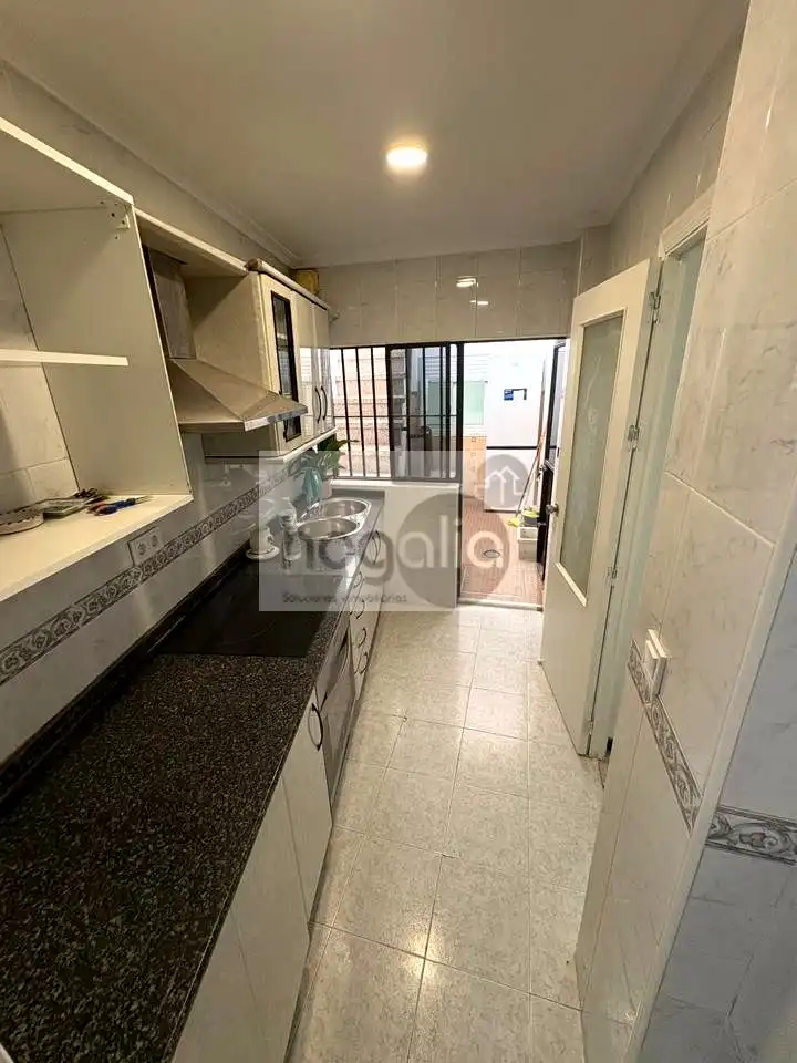Cuina de Casa o xalet de lloguer en Sevilla amb Aire condicionat, Terrassa i Traster