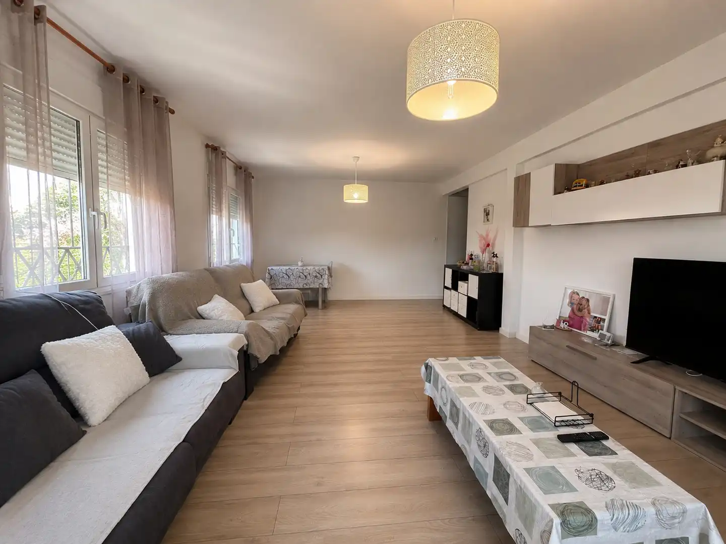 Sala de estar de Piso en venta en Azuqueca de Henares con Calefacción, Terraza y Amueblado