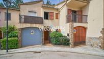 Vista exterior de Casa adosada en venda en Vallgorguina amb Calefacció, Jardí privat i Terrassa