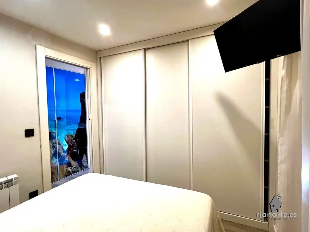 Schlafzimmer von Dachboden zum Verkauf in Langreo mit Heizung, Terrasse und Abstellraum