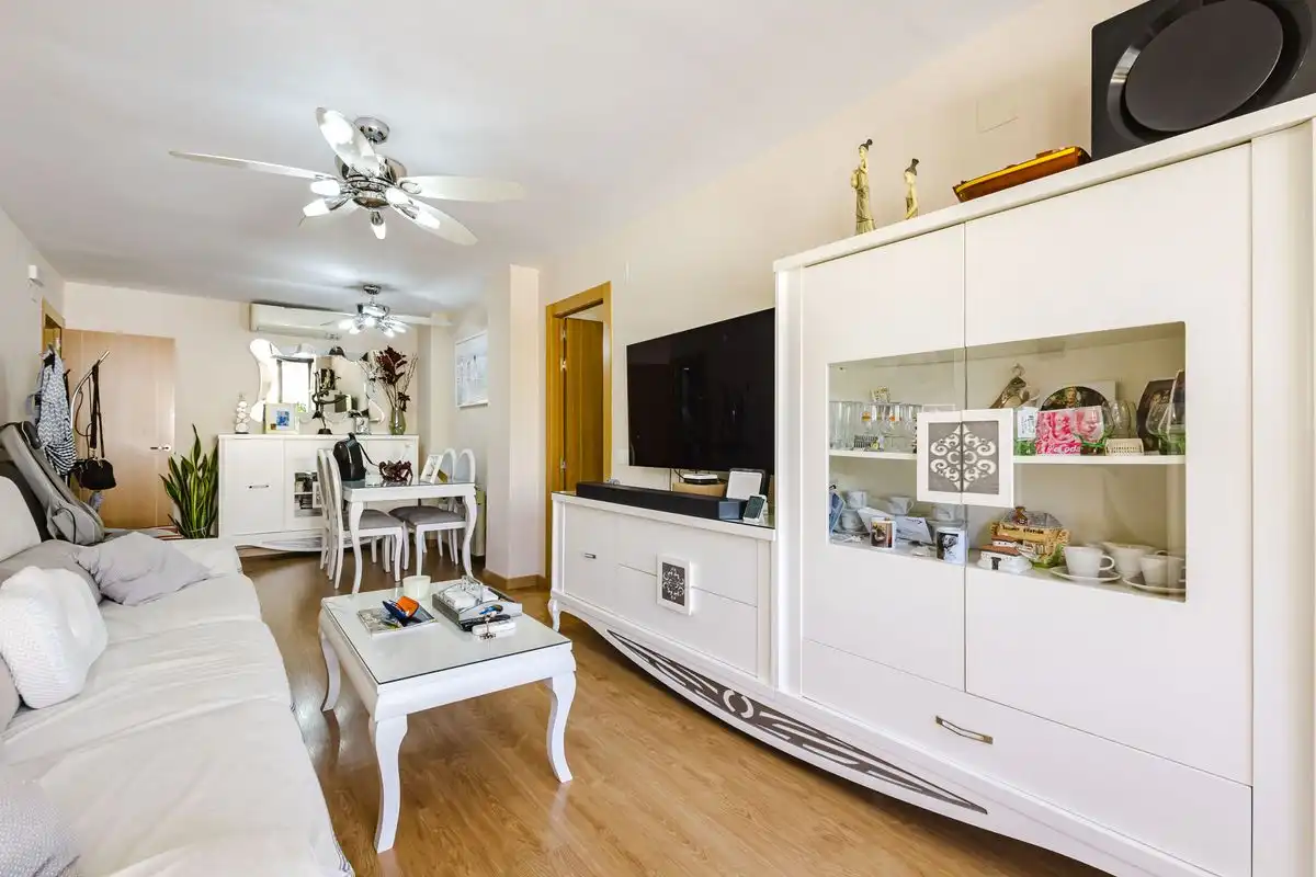 Flat with terrace for sale in Avenida Ingeniero José María Garnica, imagen 5