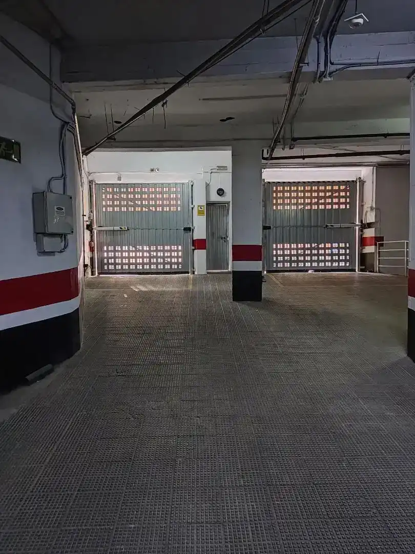 Aparcament de Garatge en venda en Bailén - Miraflores