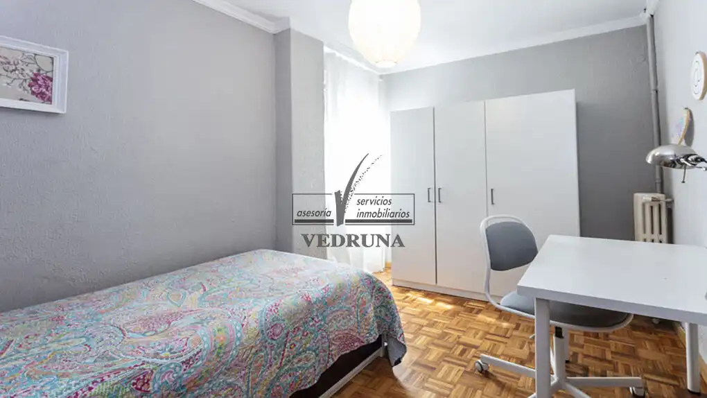 Habitación de Piso de alquiler en Zaragoza con Calefacción, Terraza y Horno
