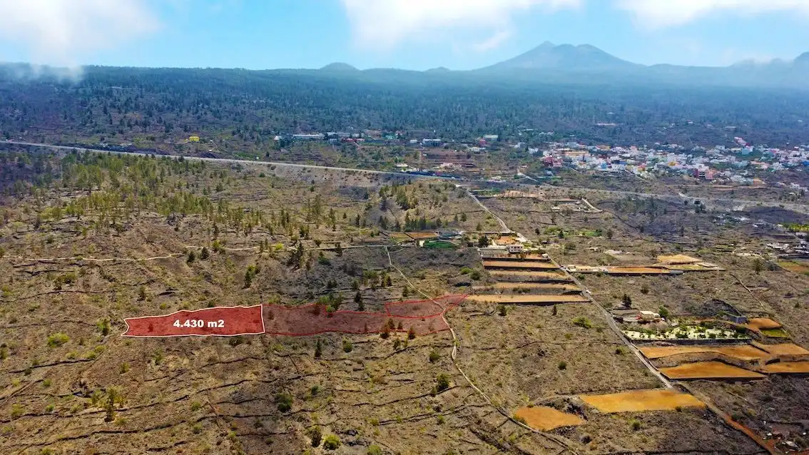 Lands and plots for sale in Chío