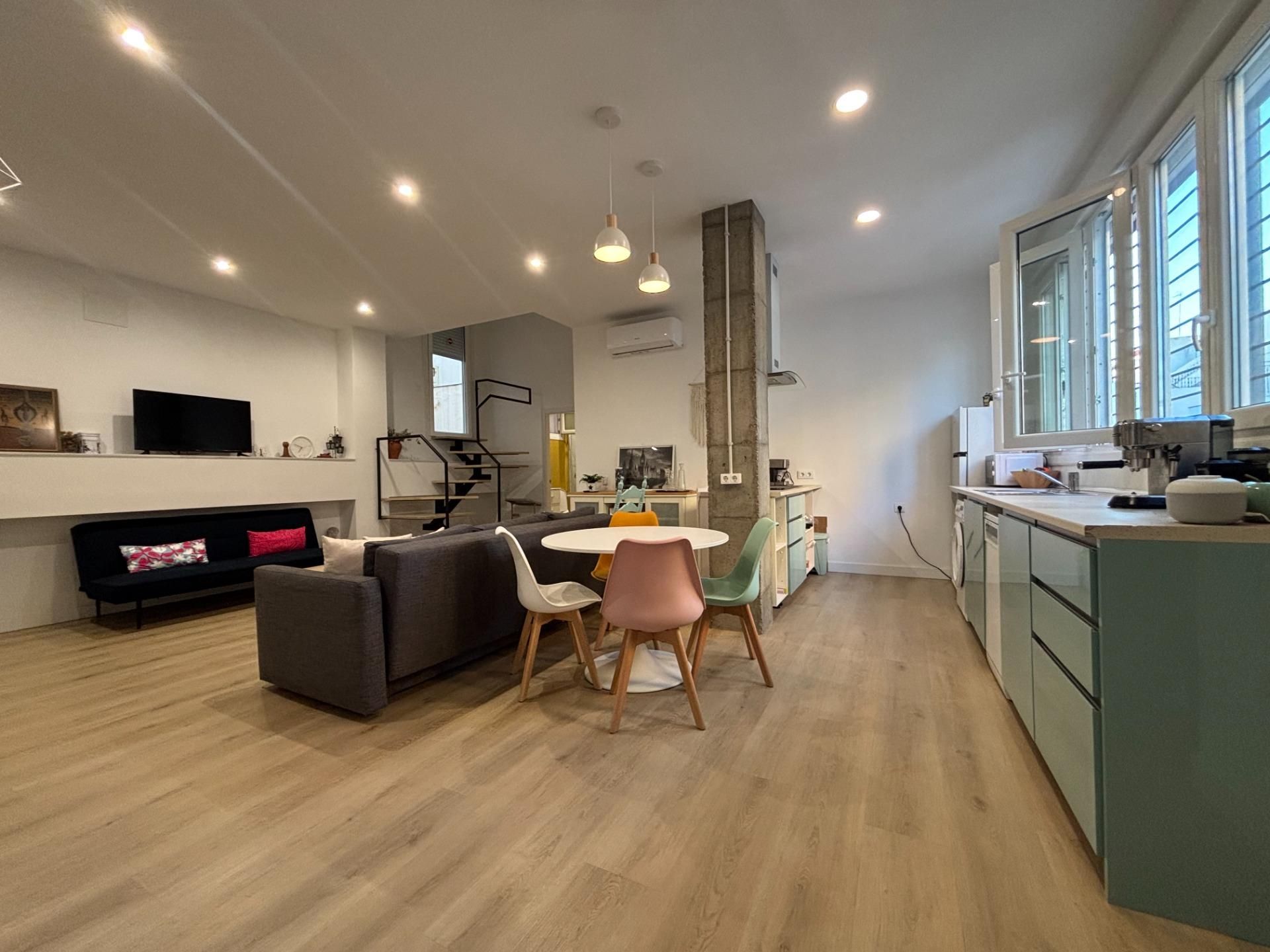 Living room of Houses for sale in Camas  with Air Conditioner, Storage room and Furnished