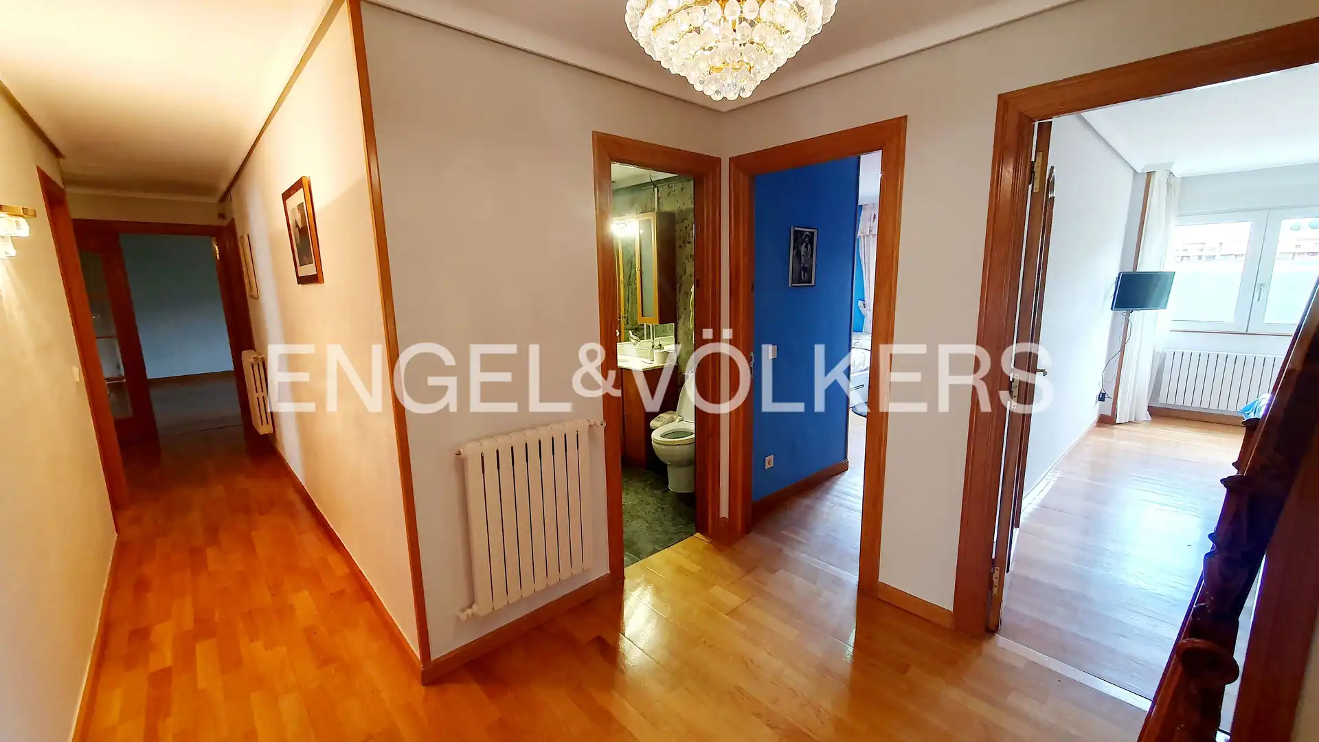Casa adosada en venta en Aguilar de Campoo con Calefacción, Jardín privado y Parquet