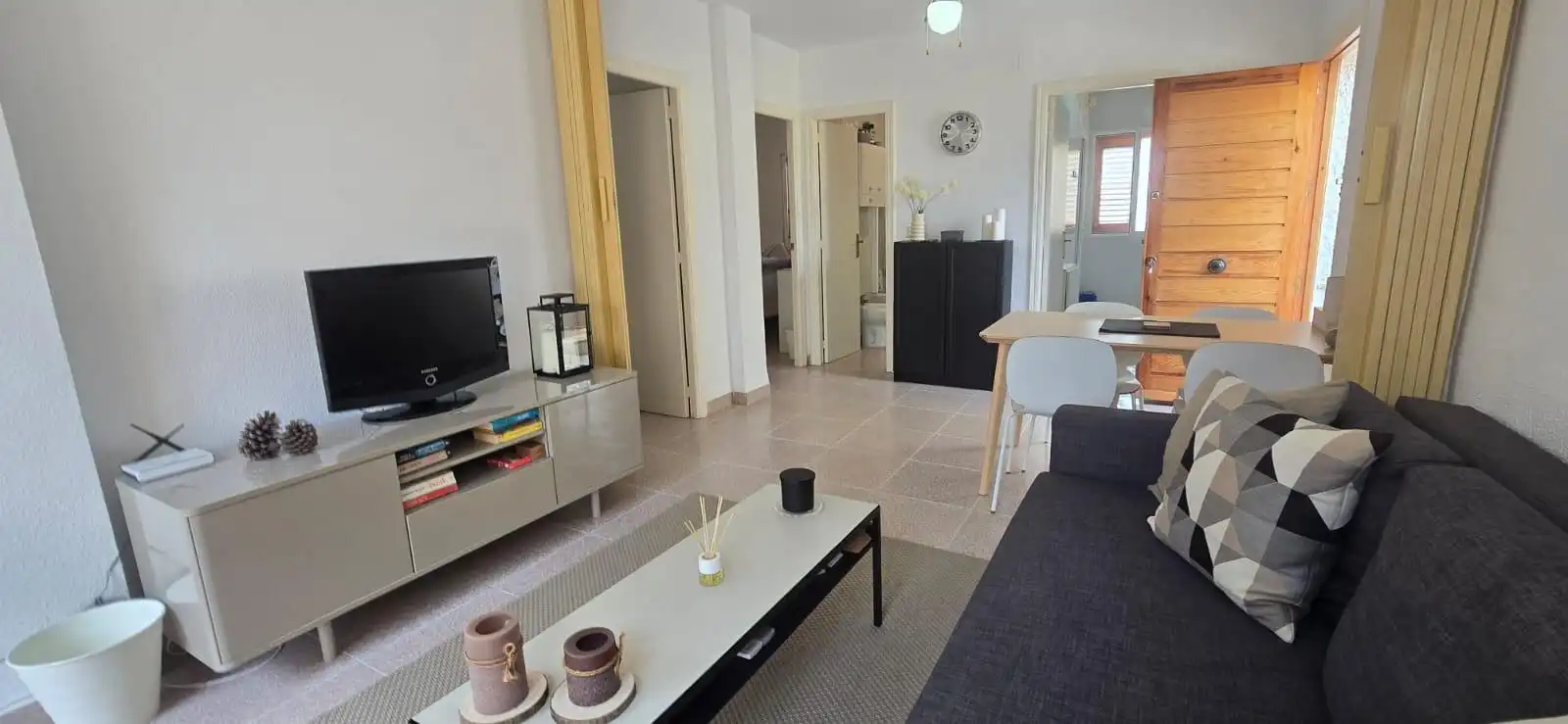 Sala d'estar de Apartament en venda en Mazarrón amb Aire condicionat, Terrassa i Moblat