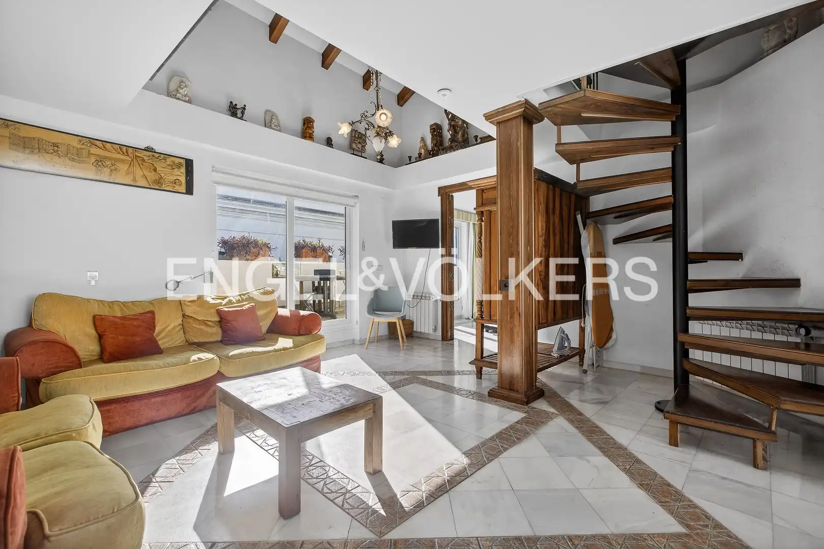 Living room of Houses for sale in Sevilla  with Air Conditioner, Heating and Parquet flooring