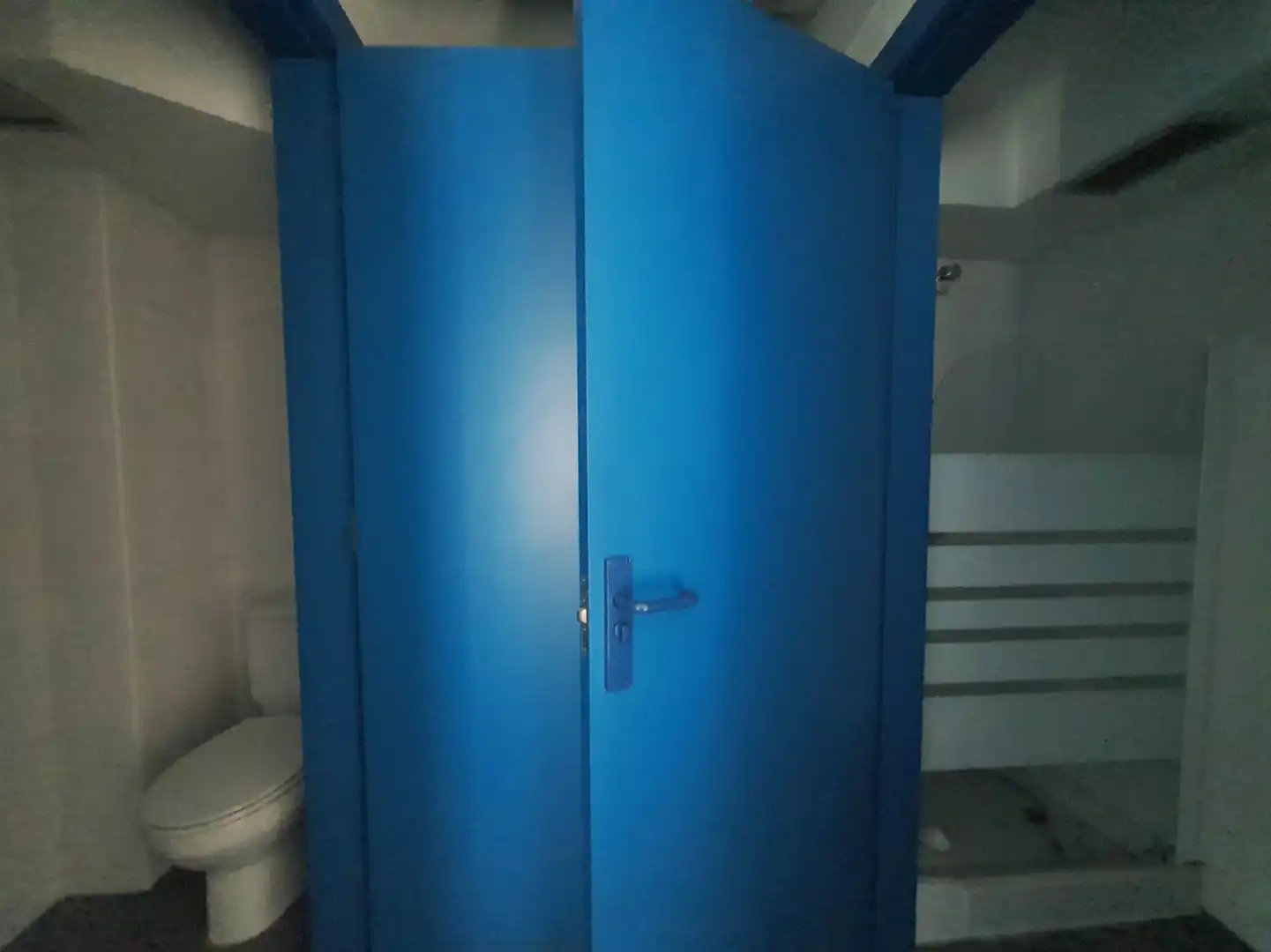 Badezimmer von Geschaftsraum zur Miete in Siero