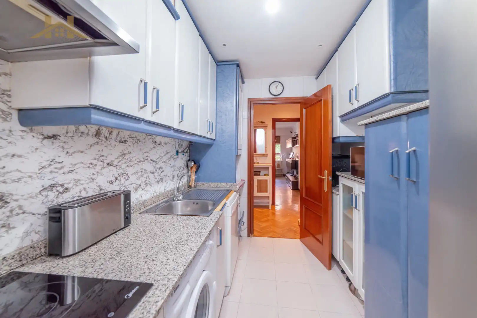 Kitchen of Flat for sale in Aranjuez  with Air Conditioner and Balcony