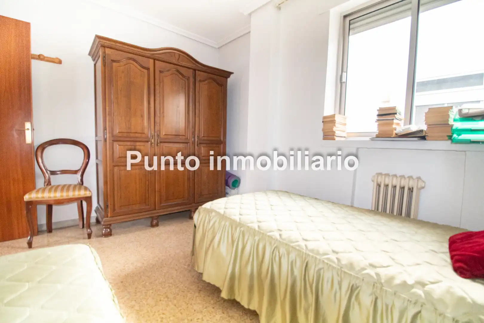 Dormitori de Pis en venda en Valladolid amb Calefacció, Parquet i Terrassa