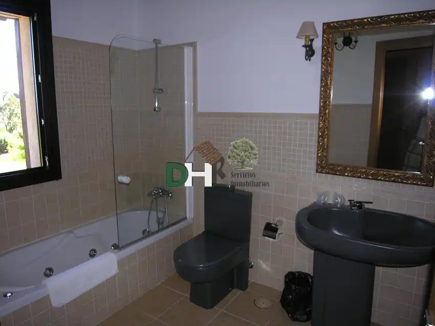 Baño de Edificio en venta en Cáceres