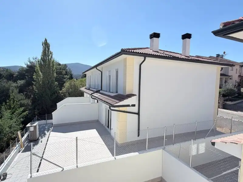 Casa aparellada amb jardí en venda a San Rafael, imagen 22