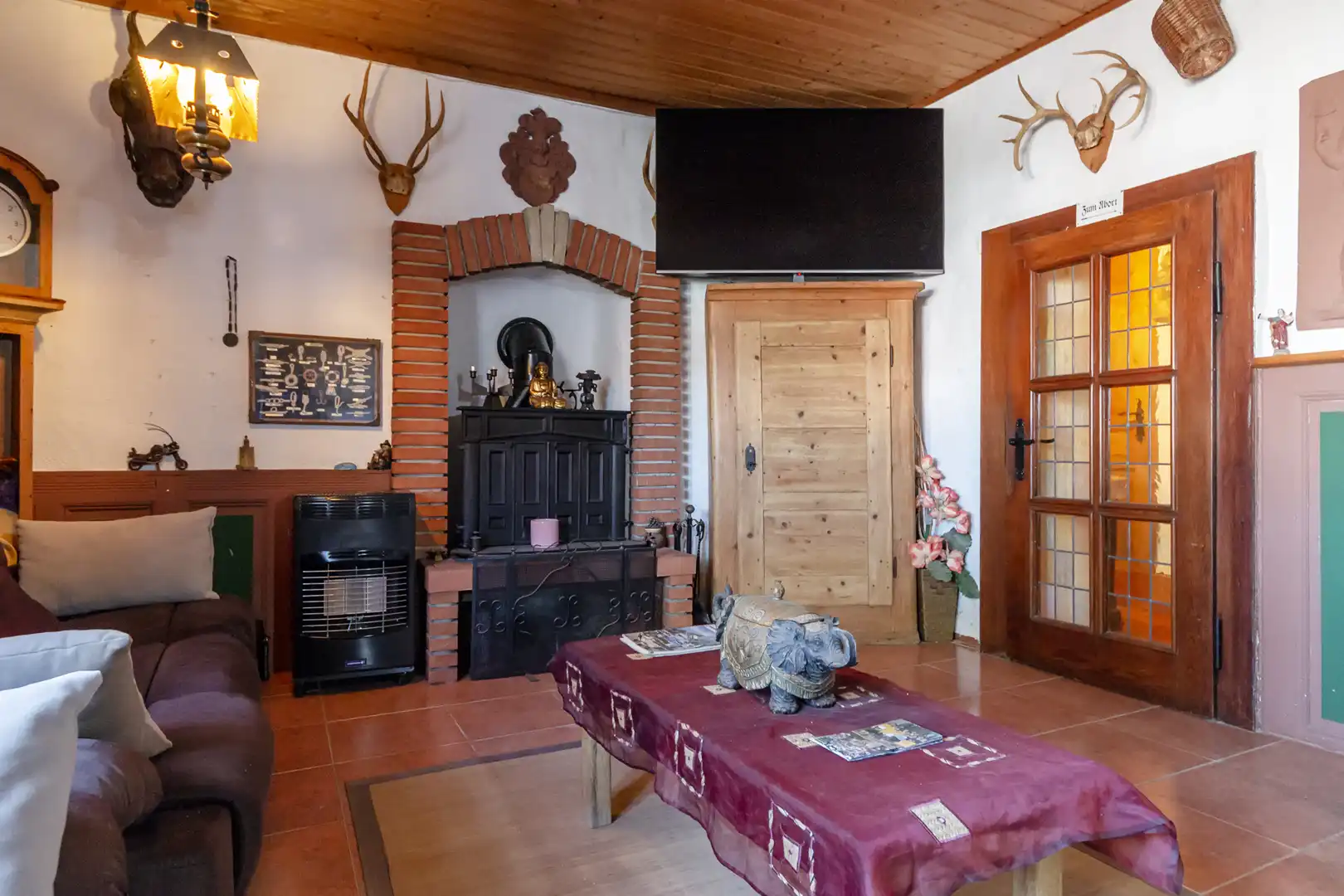 Sala d'estar de Finca rústica en venda en Banyeres del Penedès amb Jardí privat, Parquet i Piscina