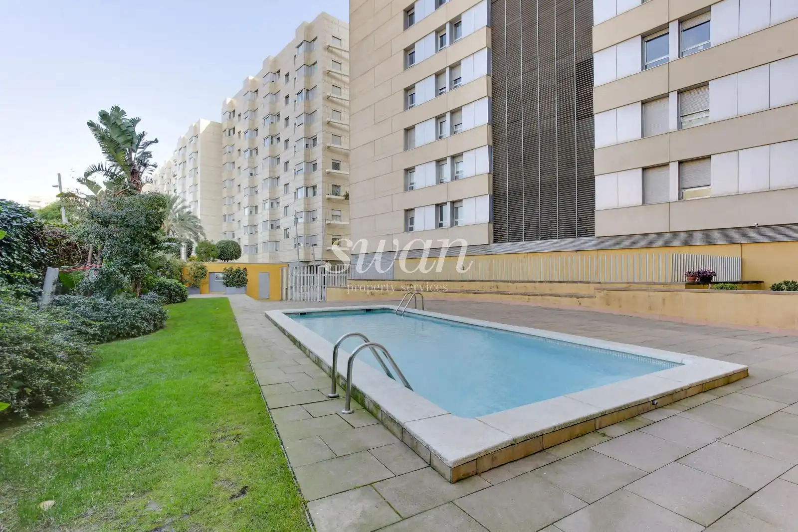 Piscina de Pis en venda en Sant Adrià de Besòs amb Aire condicionat, Calefacció i Terrassa
