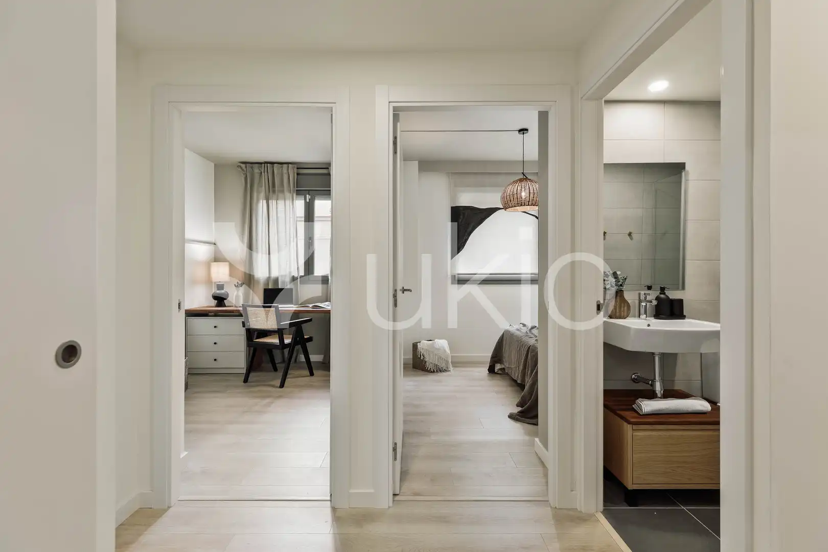 Dormitori de Apartament de lloguer en Barcelona amb Aire condicionat, Calefacció i Moblat