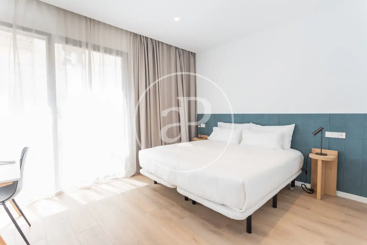 Appartamento con terrazza in affitto a Trav. de Dalt, imagen 11
