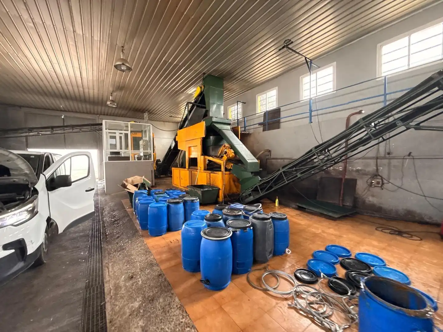 Vista exterior de Nave industrial en venta en Olías del Rey