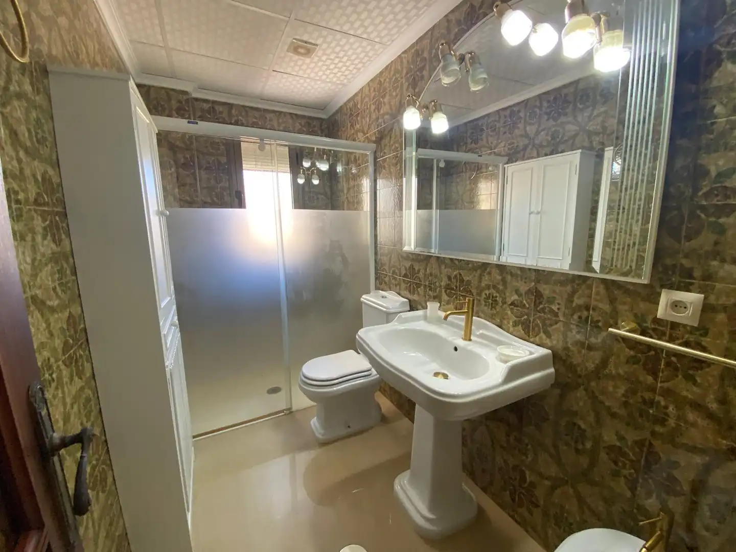 Baño de Piso de alquiler en Albacete con Calefacción, Amueblado y Balcón