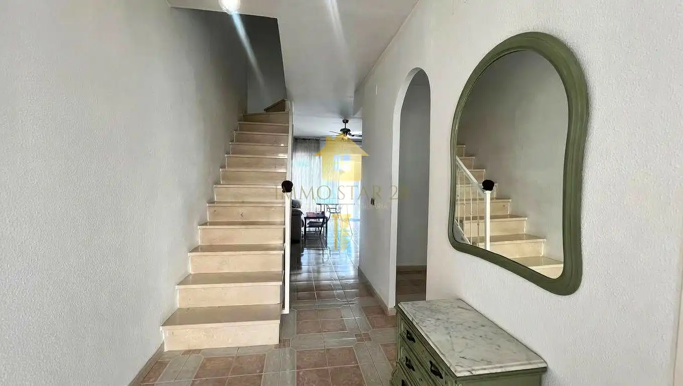 Casa adosada en venda en Roses amb Aire condicionat, Jardí privat i Terrassa