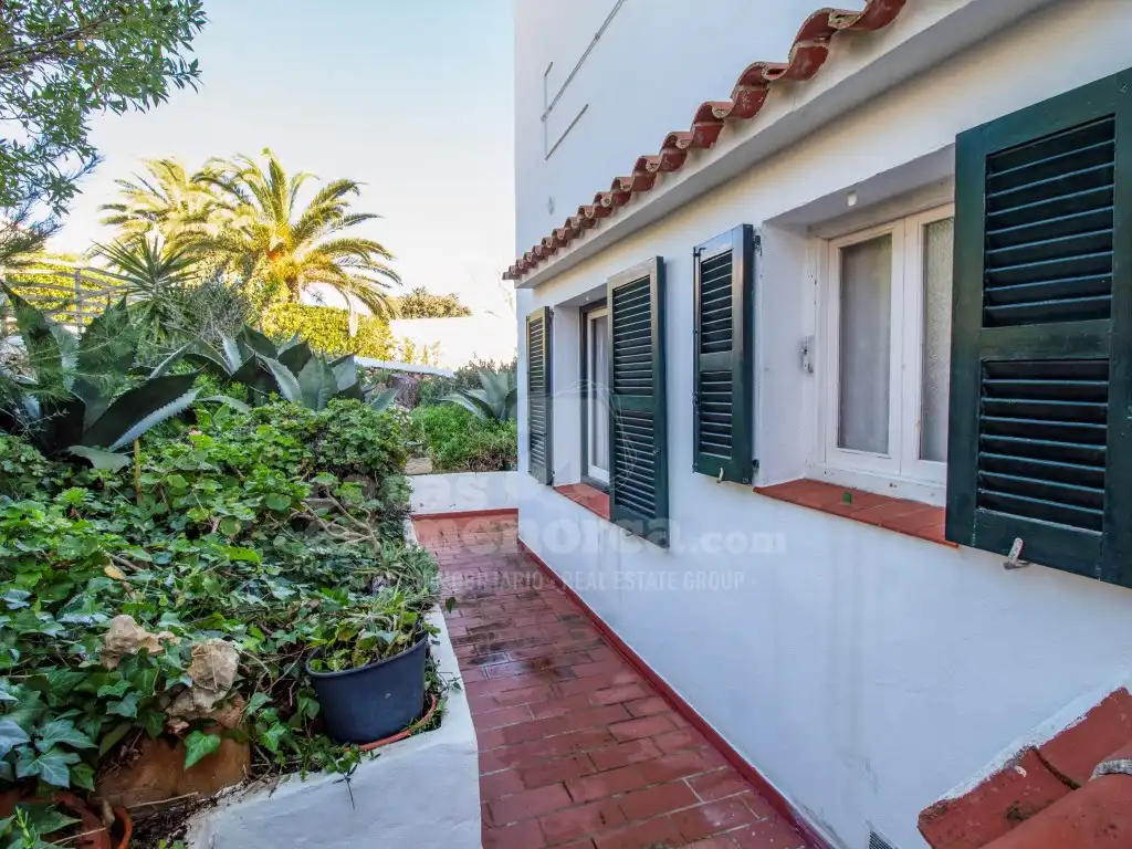 Vista exterior de Casa o xalet en venda en Es Mercadal amb Jardí privat