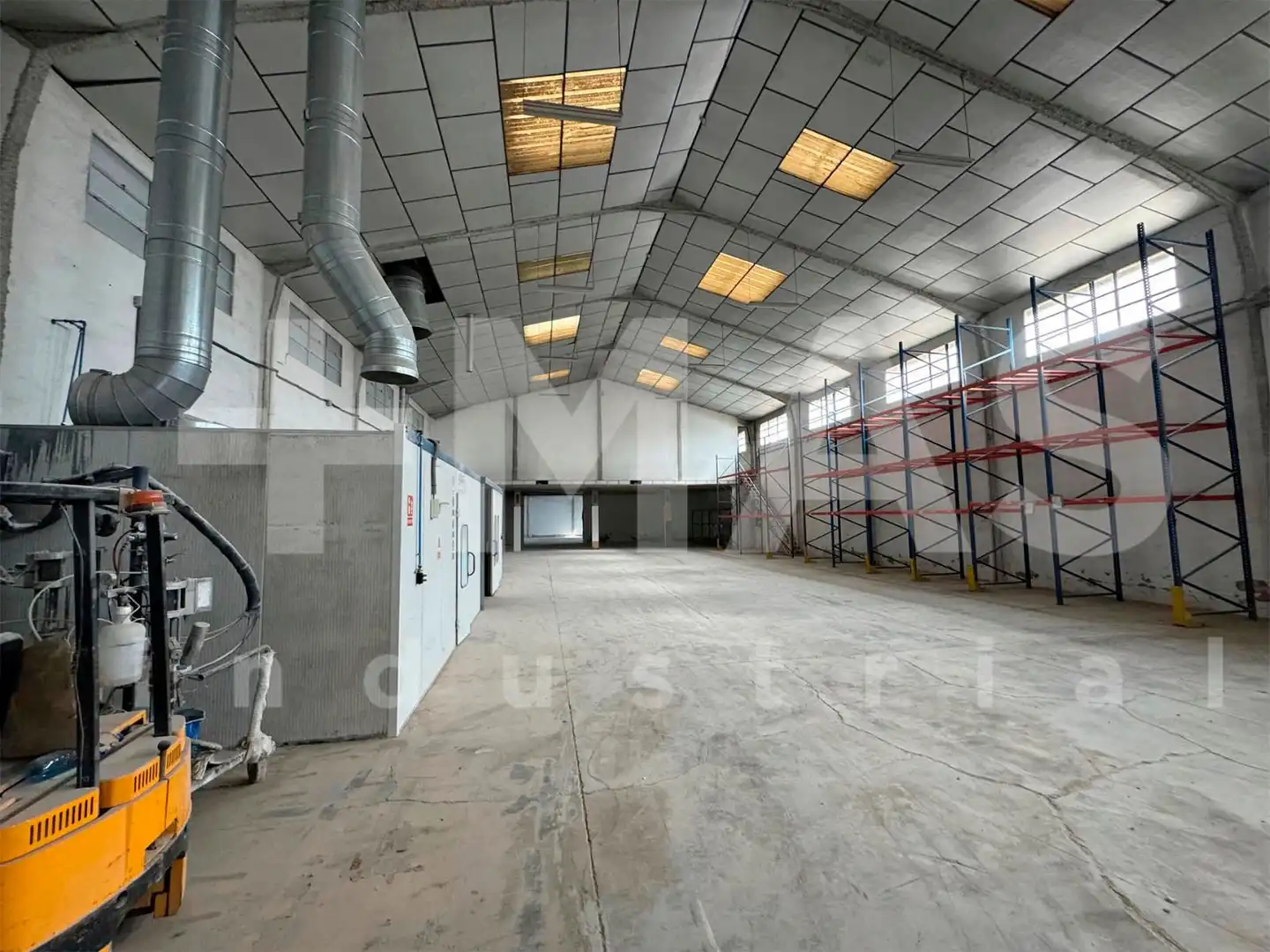 Industrial building to rent in ciudad de  Sevilla, imagen 3