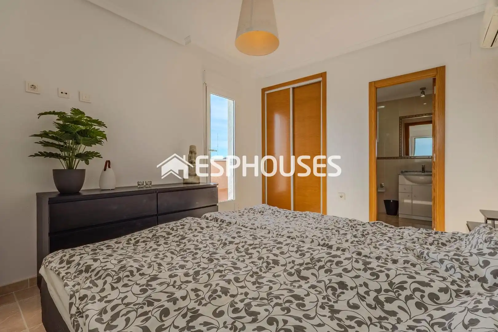 Habitación de Apartamento en venta en Guardamar del Segura con Aire acondicionado, Terraza y Amueblado