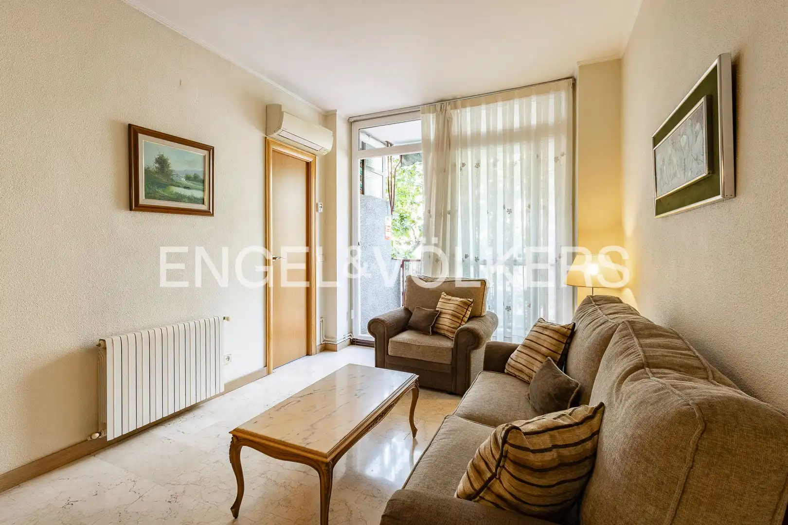 Living room of Flat for sale in Barcelona  with Air Conditioner, Heating and Balcony